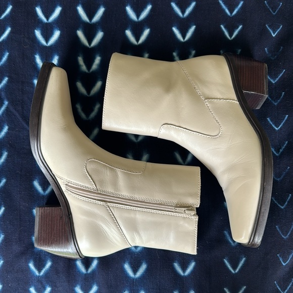 Matisse Ezra Boot in Bone - Picture 5 of 10